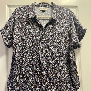 Universal Threads Button Up Shirt, Women’s Size Large NWOT